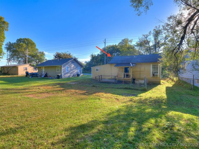 402 S Guthrie Avenue, Coweta, OK 74429