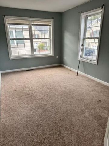 43 Cranberry Way, Manchester, NH 03109