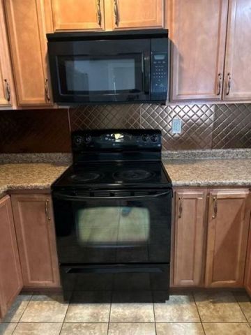 43 Cranberry Way, Manchester, NH 03109