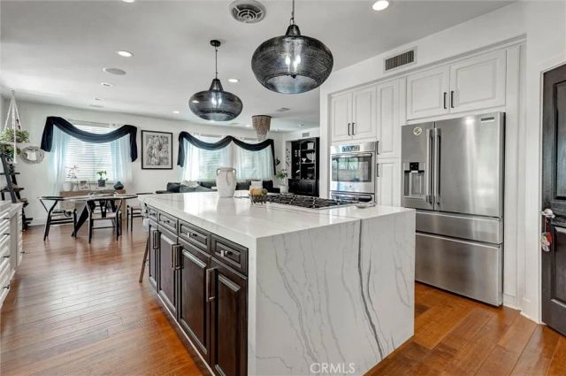 216 High Meadow, Simi Valley, CA 93065