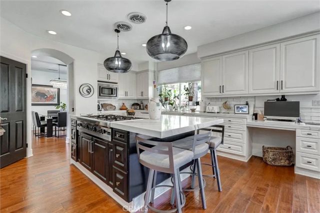 216 High Meadow, Simi Valley, CA 93065