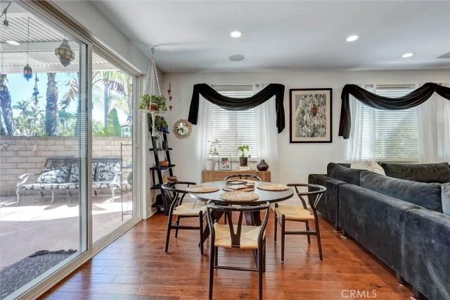 216 High Meadow, Simi Valley, CA 93065