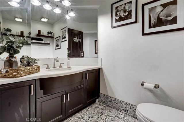 216 High Meadow, Simi Valley, CA 93065