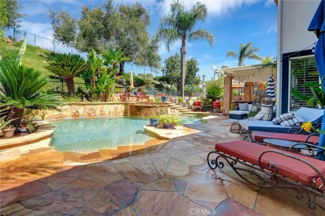 216 High Meadow, Simi Valley, CA 93065