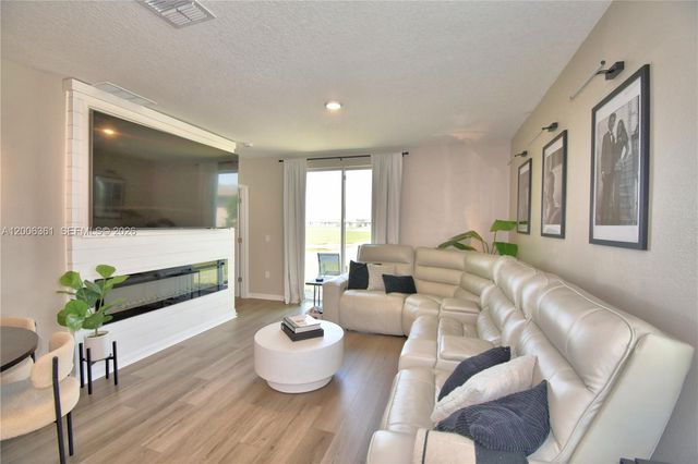 3563 Broadwing Boulevard, Kissimmee, FL 34759