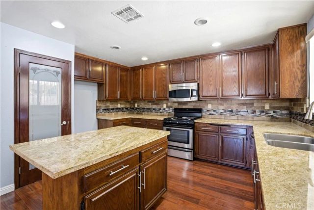 44103 Sundance Court, Lancaster, CA 93535