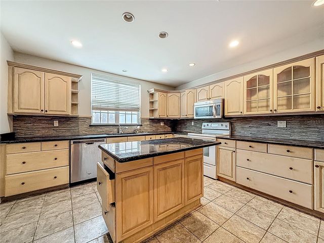 1518 DAWN HEIGHTS DRIVE, Lakeland, FL 33801