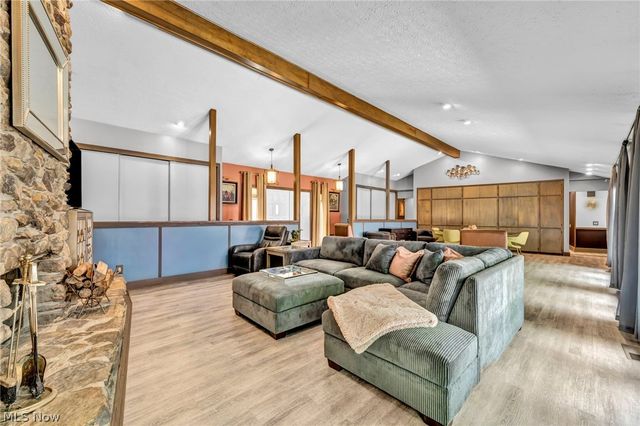 21903 Meadows Edge Lane, Strongsville, OH 44149