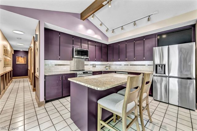 21903 Meadows Edge Lane, Strongsville, OH 44149