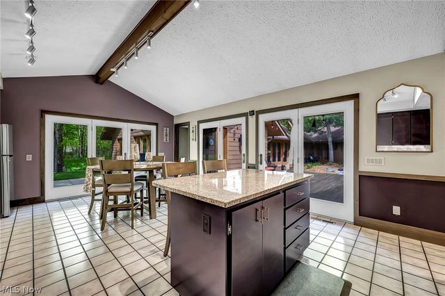 21903 Meadows Edge Lane, Strongsville, OH 44149