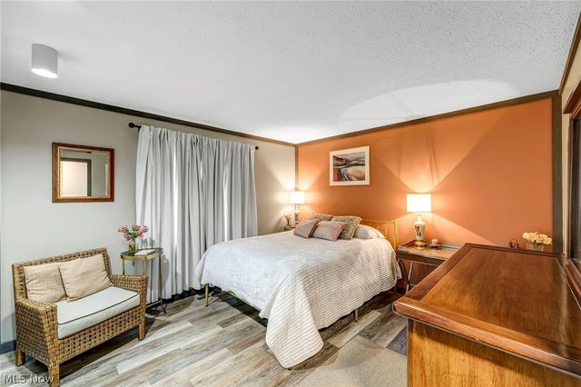 21903 Meadows Edge Lane, Strongsville, OH 44149