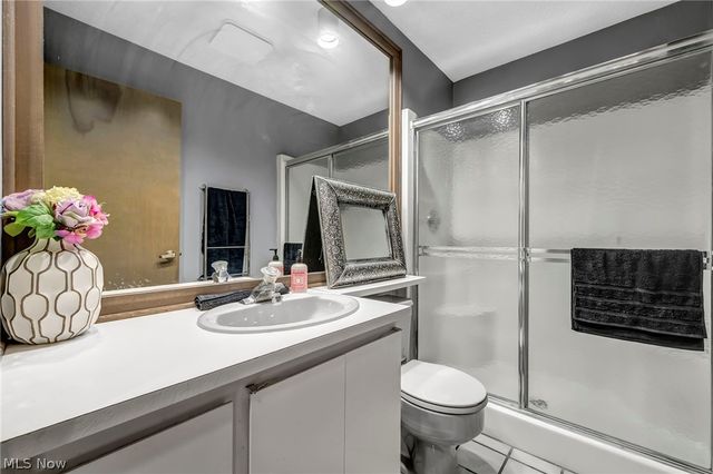 21903 Meadows Edge Lane, Strongsville, OH 44149