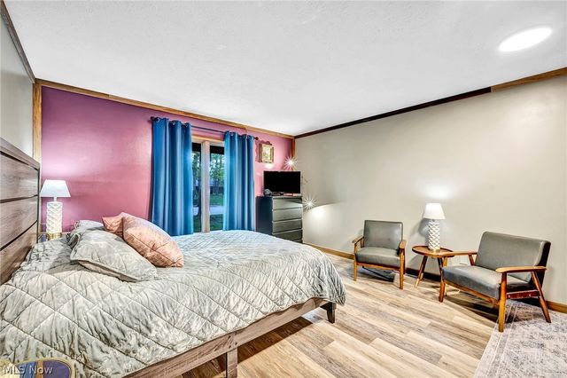21903 Meadows Edge Lane, Strongsville, OH 44149