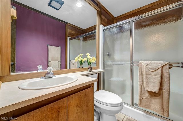 21903 Meadows Edge Lane, Strongsville, OH 44149