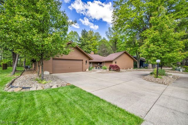 21903 Meadows Edge Lane, Strongsville, OH 44149