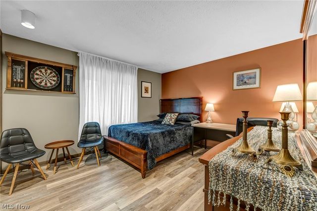 21903 Meadows Edge Lane, Strongsville, OH 44149
