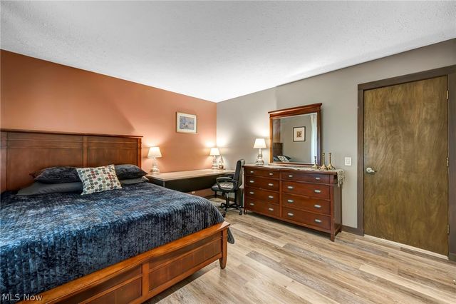 21903 Meadows Edge Lane, Strongsville, OH 44149