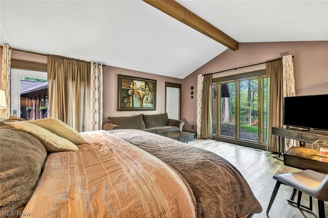 21903 Meadows Edge Lane, Strongsville, OH 44149