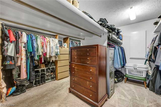 21903 Meadows Edge Lane, Strongsville, OH 44149