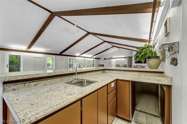 21903 Meadows Edge Lane, Strongsville, OH 44149