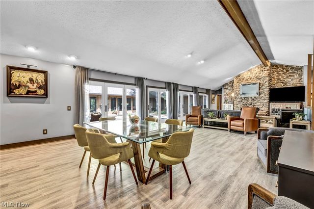 21903 Meadows Edge Lane, Strongsville, OH 44149