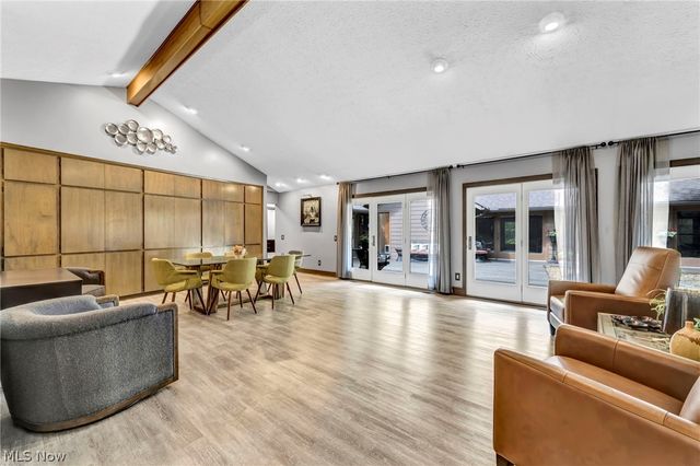 21903 Meadows Edge Lane, Strongsville, OH 44149