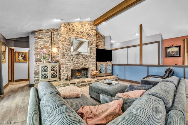 21903 Meadows Edge Lane, Strongsville, OH 44149