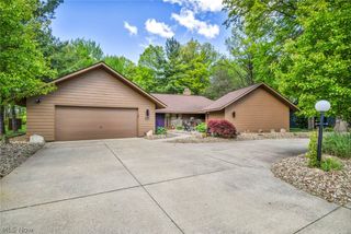 21903 Meadows Edge Lane, Strongsville, OH 44149
