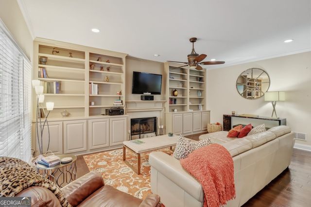 5295 Oxford Chase Way, Atlanta, GA 30338