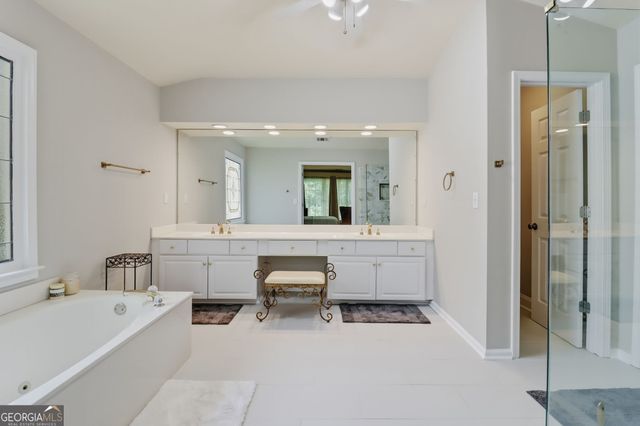 5295 Oxford Chase Way, Atlanta, GA 30338