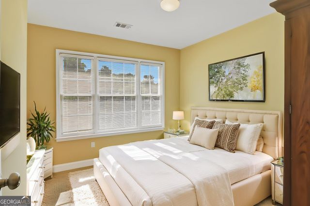 5295 Oxford Chase Way, Atlanta, GA 30338