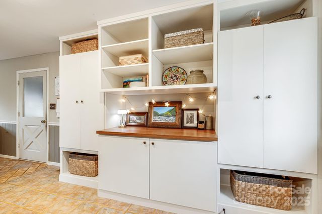 15 Crest Circle Drive, Weaverville, NC 28787