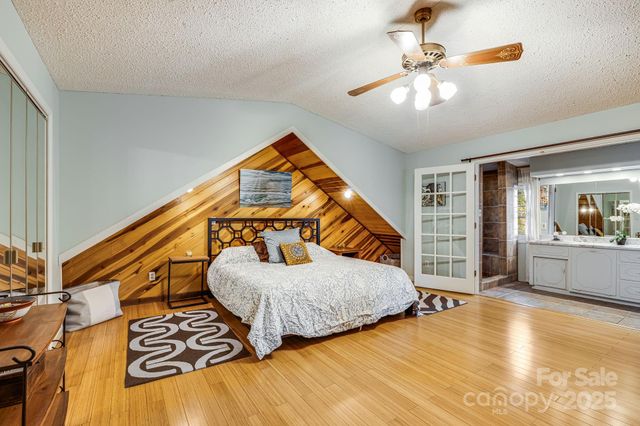 15 Crest Circle Drive, Weaverville, NC 28787