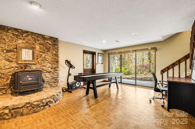 15 Crest Circle Drive, Weaverville, NC 28787