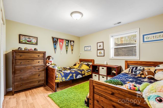 15 Crest Circle Drive, Weaverville, NC 28787