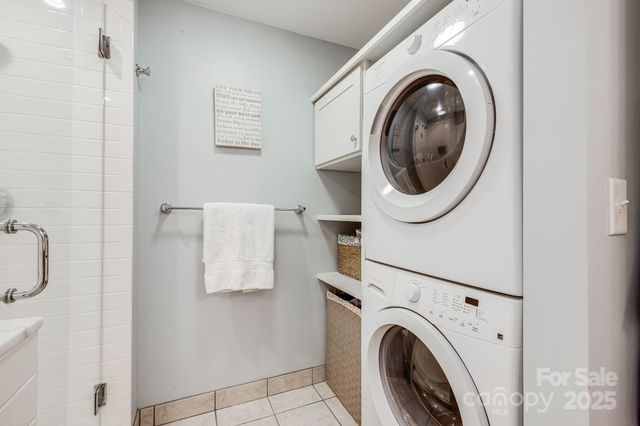 15 Crest Circle Drive, Weaverville, NC 28787