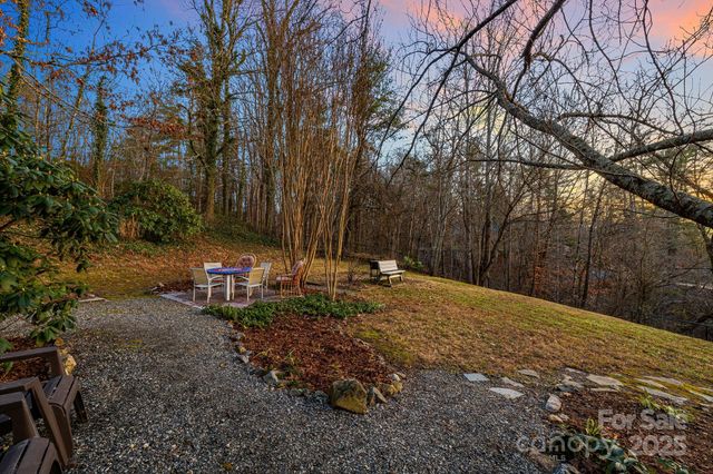15 Crest Circle Drive, Weaverville, NC 28787