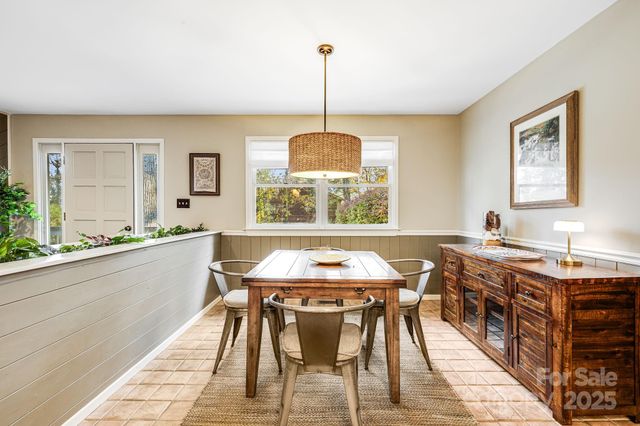 15 Crest Circle Drive, Weaverville, NC 28787