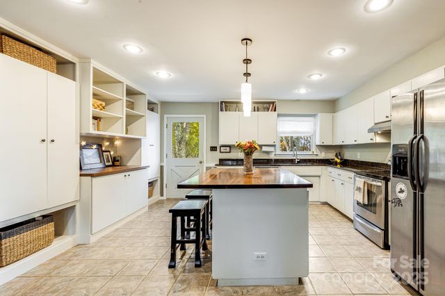 15 Crest Circle Drive, Weaverville, NC 28787