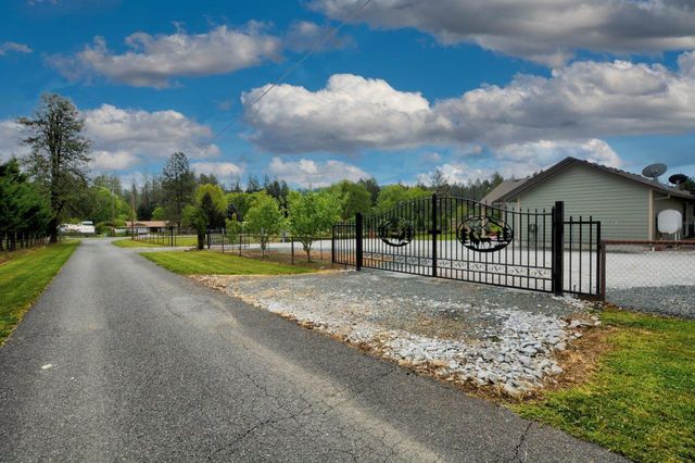 5786 Riverbanks Road, Grants Pass, OR 97527