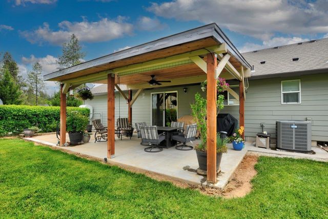 5786 Riverbanks Road, Grants Pass, OR 97527