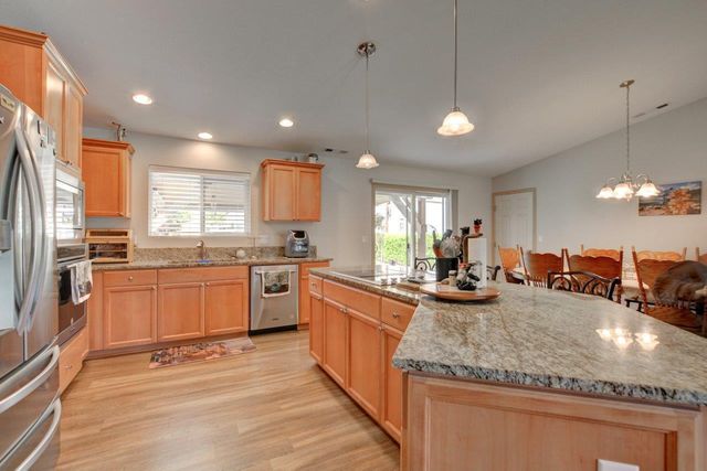 5786 Riverbanks Road, Grants Pass, OR 97527