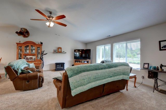 5786 Riverbanks Road, Grants Pass, OR 97527