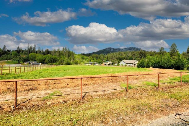 5786 Riverbanks Road, Grants Pass, OR 97527