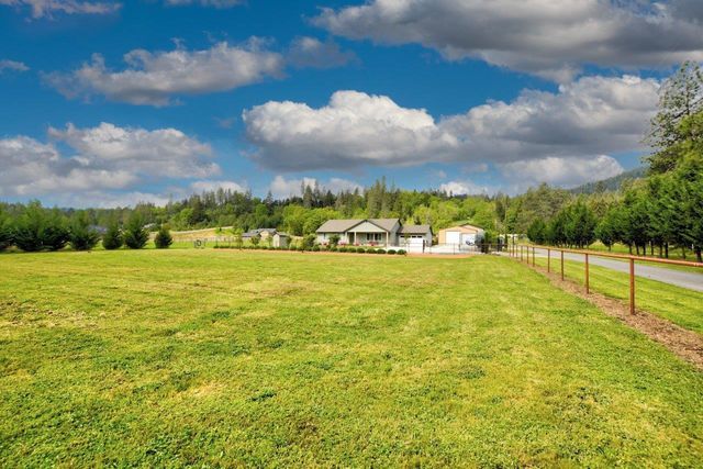 5786 Riverbanks Road, Grants Pass, OR 97527