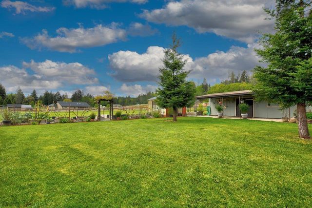 5786 Riverbanks Road, Grants Pass, OR 97527