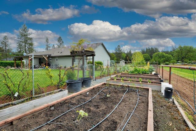 5786 Riverbanks Road, Grants Pass, OR 97527