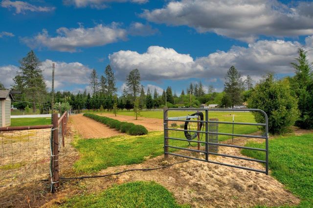 5786 Riverbanks Road, Grants Pass, OR 97527