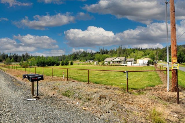 5786 Riverbanks Road, Grants Pass, OR 97527