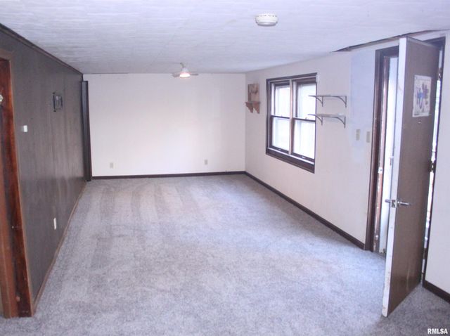 2122 CODY Street, Bettendorf, IA 52722